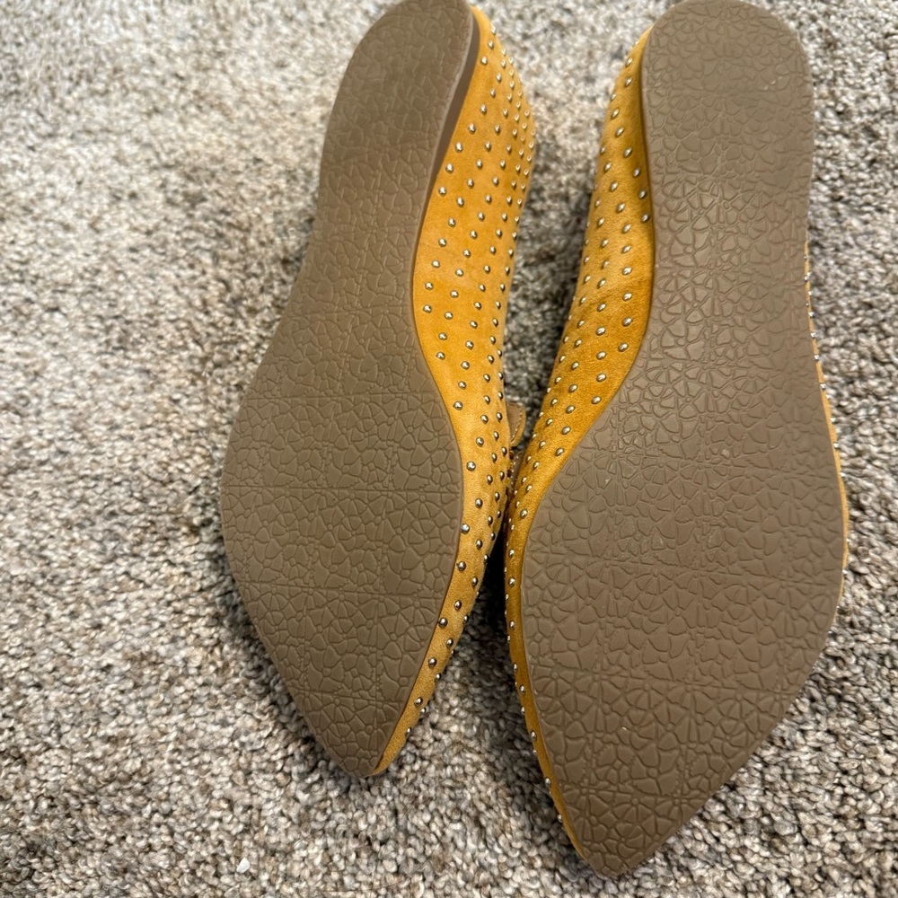 Steve Madden Yellow Studded Women's Flats - Picture 5 of 11